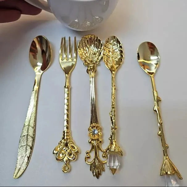 Conjunto 6 Colheres Vintage para Café e Sobremesa – Liga de Zinco Esculpida