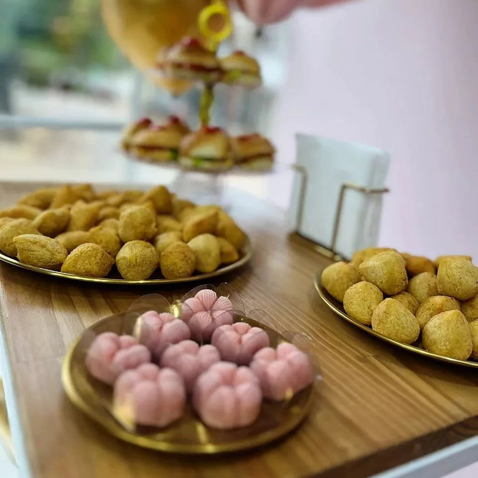 Kit 3 Bandejas Douradas  – Organização com Estilo para Banheiro, Cozinha e Mesa Posta