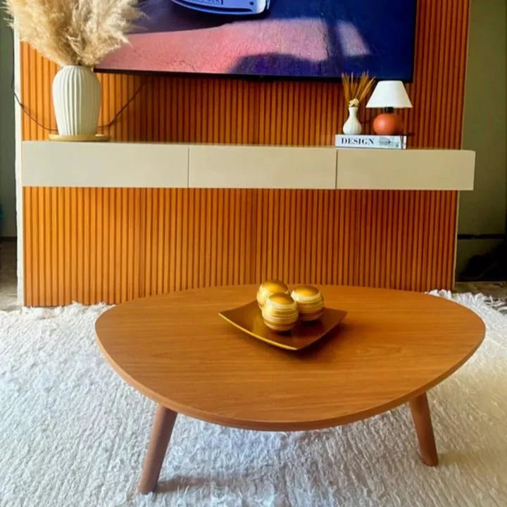 Mesa de Centro Orgânica 90x52cm com Pés Palito em Madeira – Design Moderno e Elegante na Cor Mel