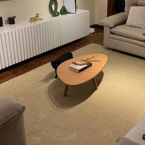 Mesa de Centro Orgânica 90x52cm com Pés Palito em Madeira – Design Moderno e Elegante na Cor Mel