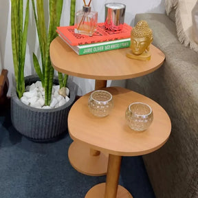 Kit 2 Mesas Laterais Monopé Design Orgânico em Madeira – Alturas 31cm e 41cm | Cor Mel