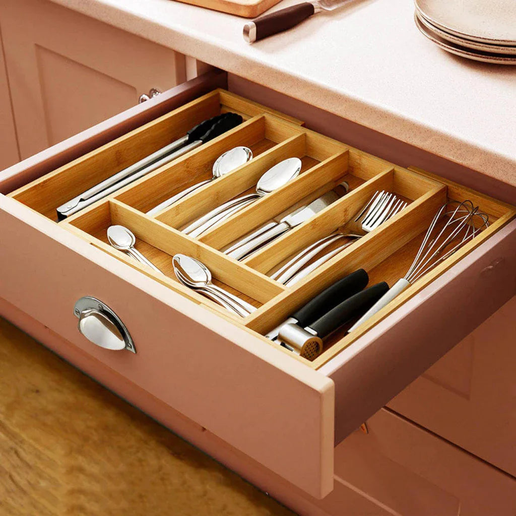 Porta Talheres de Bambu Extensível – Organização com elegância  nas suas Gavetas