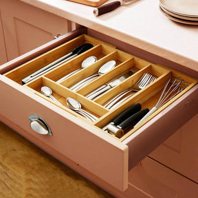 Porta Talheres de Bambu Extensível – Organização com elegância  nas suas Gavetas