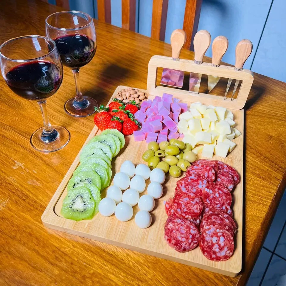 Tábua de Queijos e Frios com Kit de Espátulas – Elegância e Sabor à Mesa