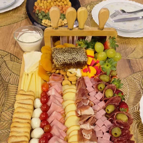 Tábua de Queijos e Frios com Kit de Espátulas – Elegância e Sabor à Mesa