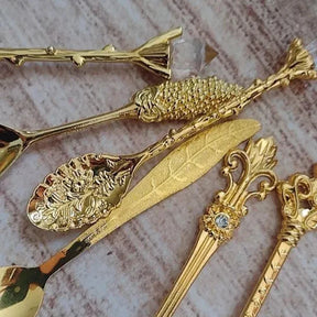 Conjunto 6 Colheres Vintage para Café e Sobremesa – Liga de Zinco Esculpida